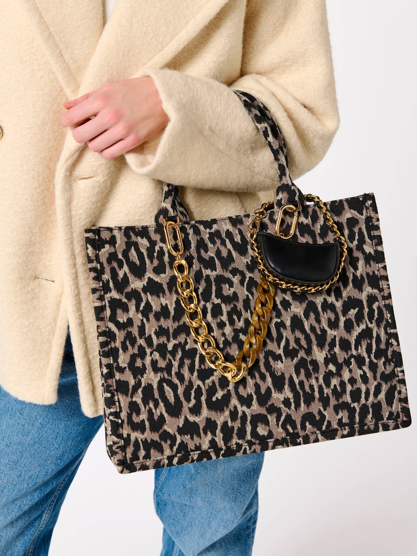 CHAIN BAG CHARM: BROWN