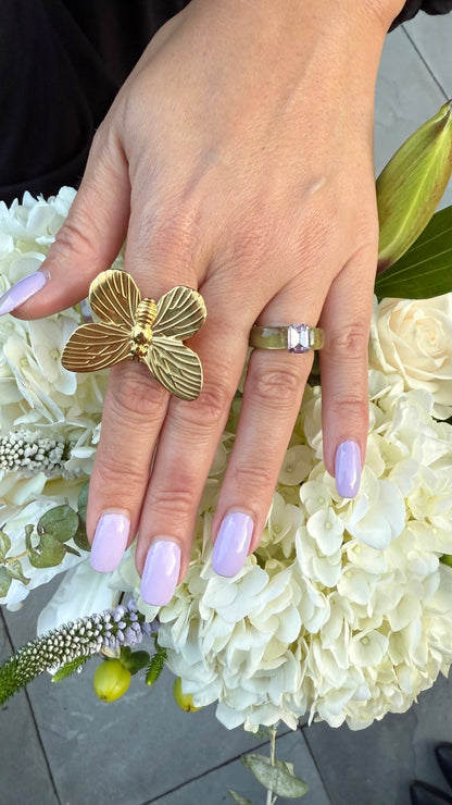 Green Acrylic Cocktail Ring with Lavender Crystal